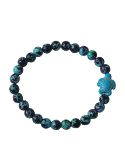 Kralenarmband schildpad op elastiek geregen.