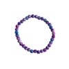 Kralenarmband paars blauw is op elastiek geregen