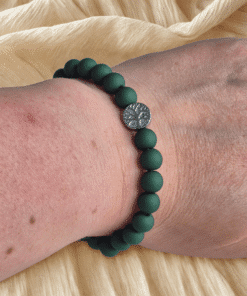 Onze kralenarmband levensboom met groene acrylkralen